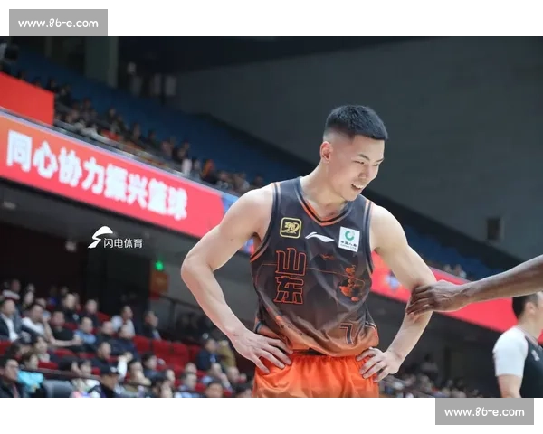 山东高速男篮对阵福建男篮激战升级赛场攻防博弈与胜负走向深度解析